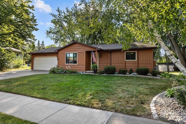 2108 S HORIZON DRIVE, Appleton, WI 54915