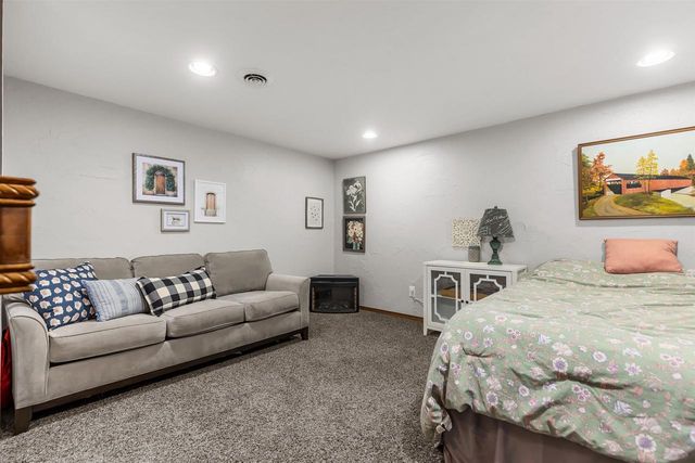 2108 S HORIZON DRIVE, Appleton, WI 54915