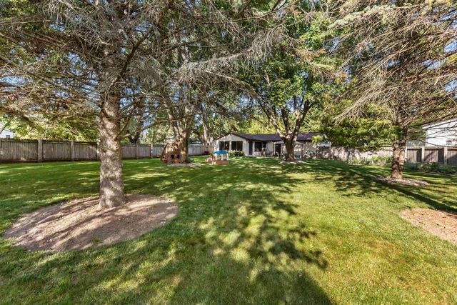 2108 S HORIZON DRIVE, Appleton, WI 54915