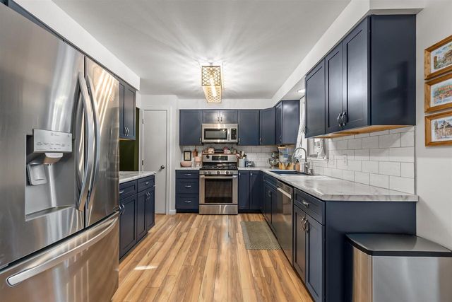 2108 S HORIZON DRIVE, Appleton, WI 54915