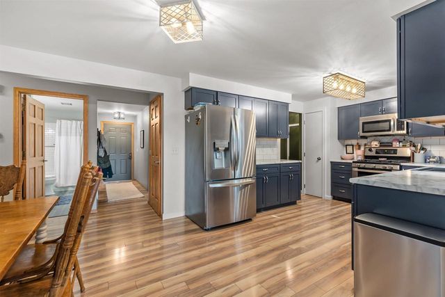 2108 S HORIZON DRIVE, Appleton, WI 54915