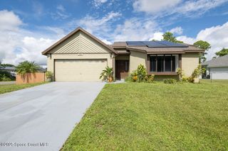 236 Maywood Avenue NW, Palm Bay, FL 32907