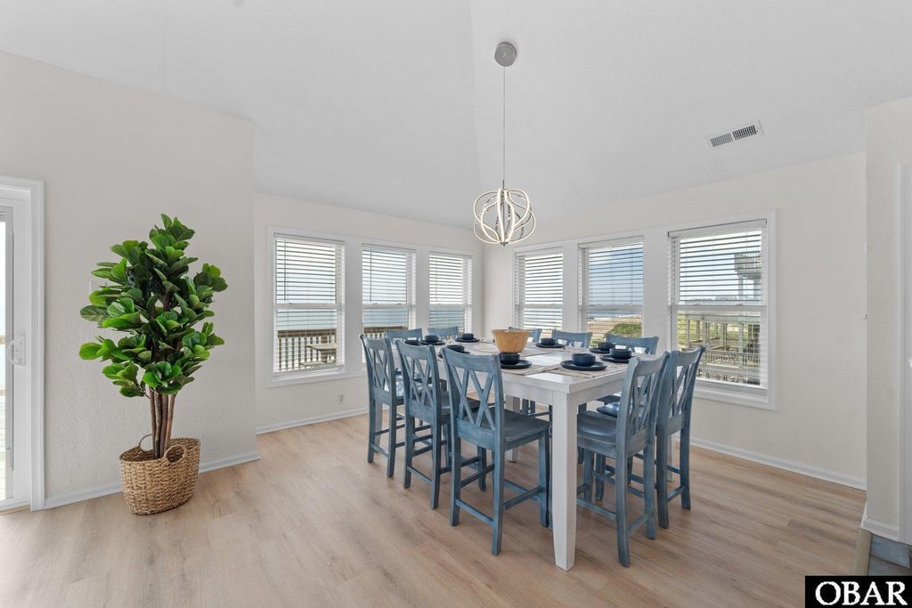 Image 11 of property listing at 23217 Sea Haven Drive 4, Rodanthe, NC 27968