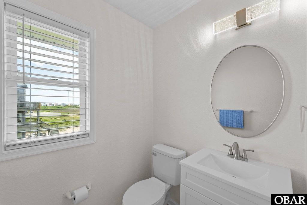Image 16 of property listing at 23217 Sea Haven Drive 4, Rodanthe, NC 27968