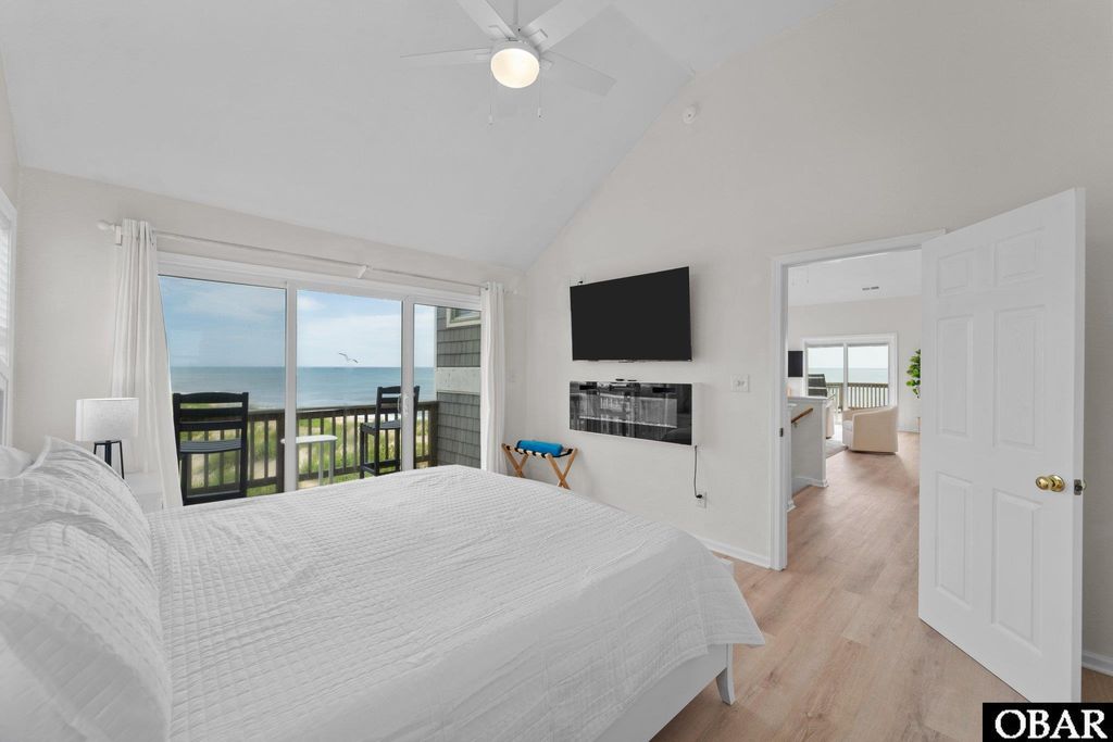 Image 18 of property listing at 23217 Sea Haven Drive 4, Rodanthe, NC 27968