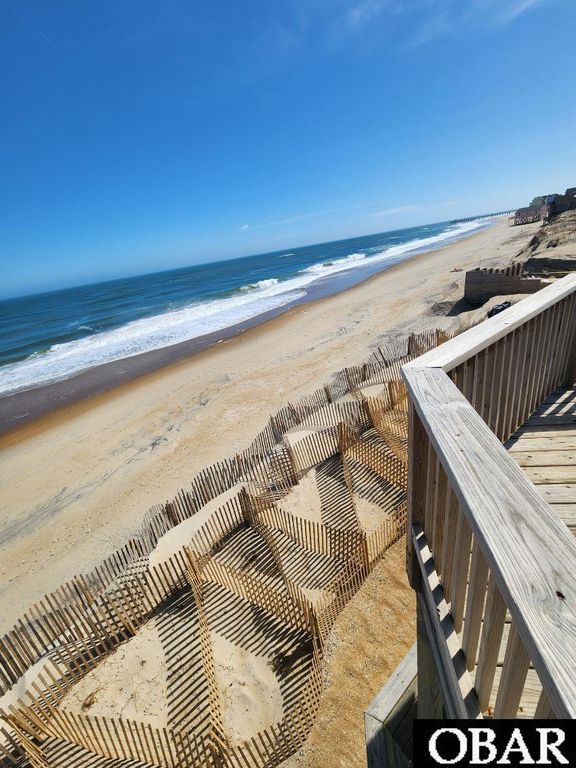 Image 7 of property listing at 23217 Sea Haven Drive 4, Rodanthe, NC 27968