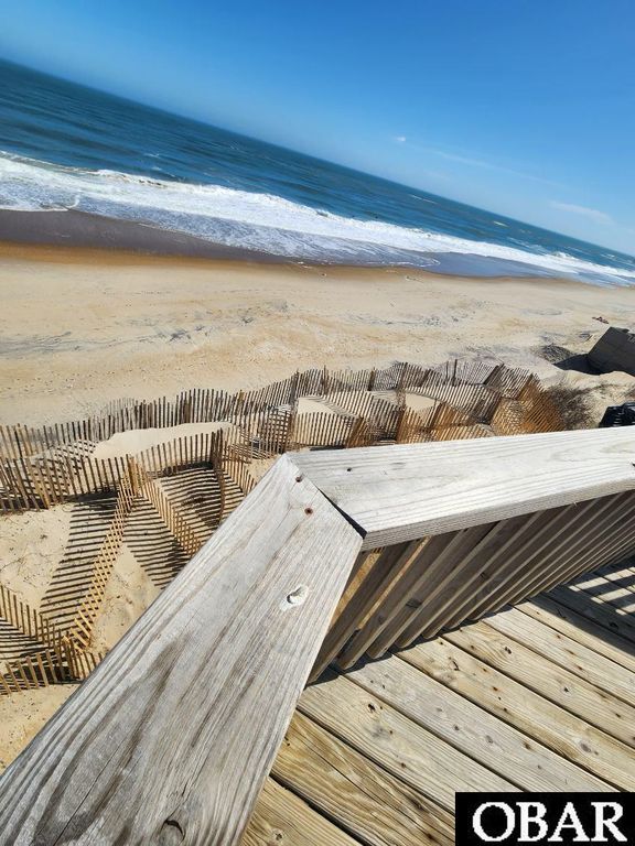 Image 8 of property listing at 23217 Sea Haven Drive 4, Rodanthe, NC 27968