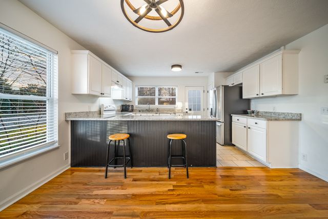 2001 Remington Park Rd, Hermitage, TN 37076