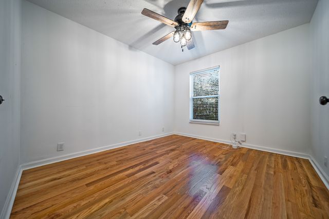 2001 Remington Park Rd, Hermitage, TN 37076