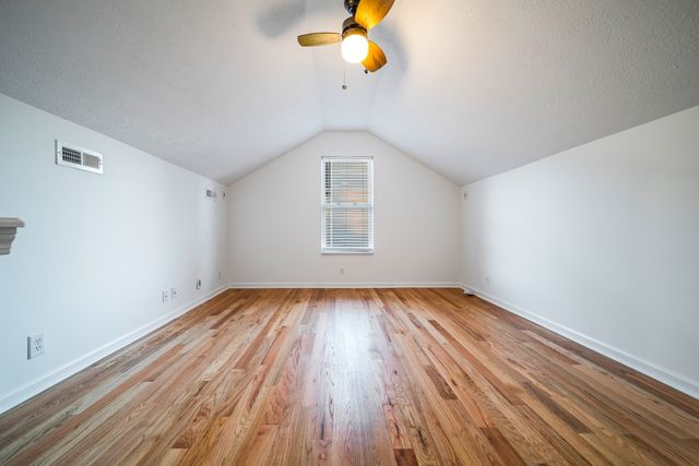 2001 Remington Park Rd, Hermitage, TN 37076