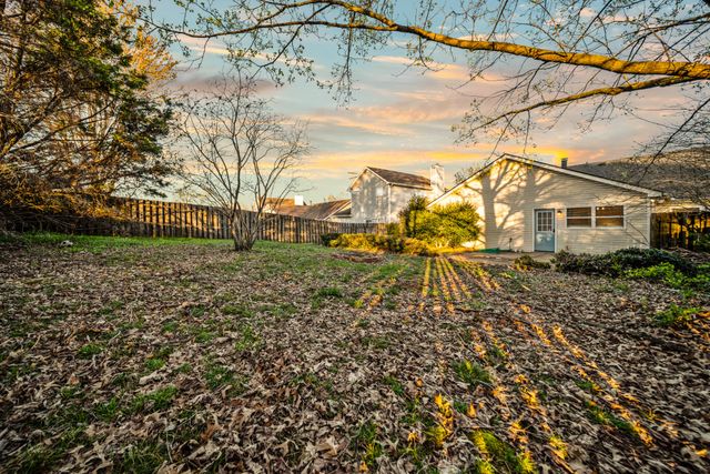 2001 Remington Park Rd, Hermitage, TN 37076