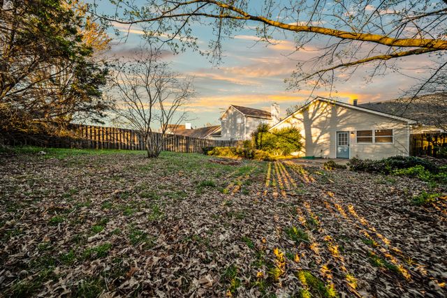 2001 Remington Park Rd, Hermitage, TN 37076