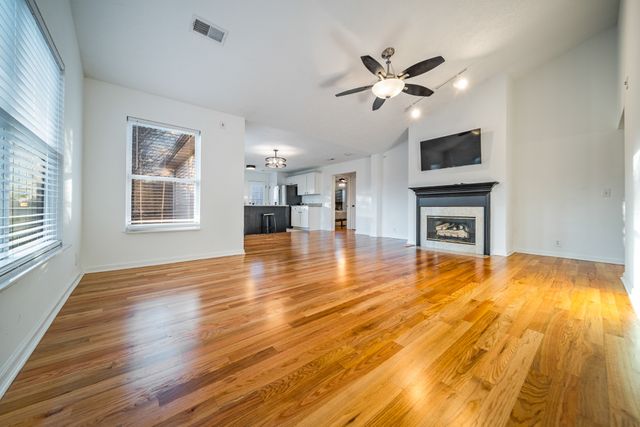 2001 Remington Park Rd, Hermitage, TN 37076