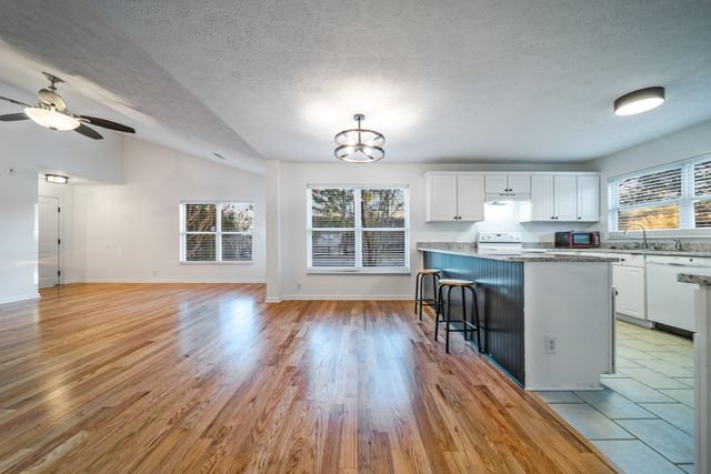 2001 Remington Park Rd, Hermitage, TN 37076