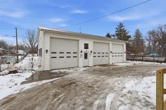 804 E High Street, Greenville, MI 48838