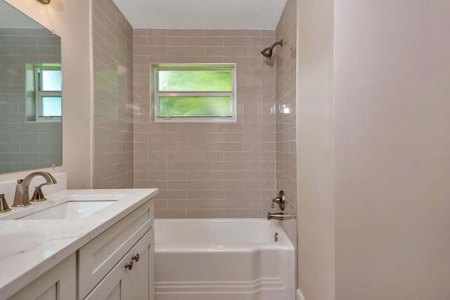 2001 Collier Avenue, Lake Worth, FL 33461