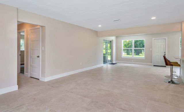 2001 Collier Avenue, Lake Worth, FL 33461