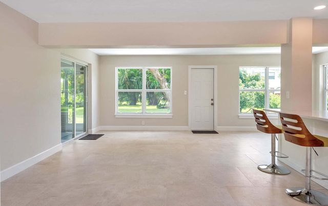 2001 Collier Avenue, Lake Worth, FL 33461