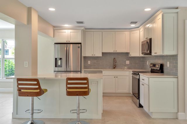 2001 Collier Avenue, Lake Worth, FL 33461