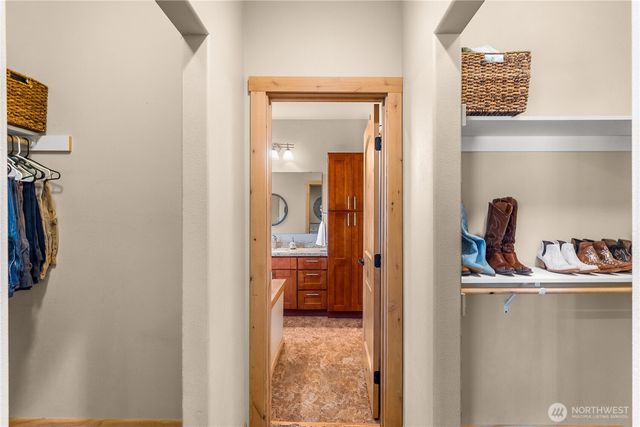 8522 Charmont Lane SW, Olympia, WA 98512