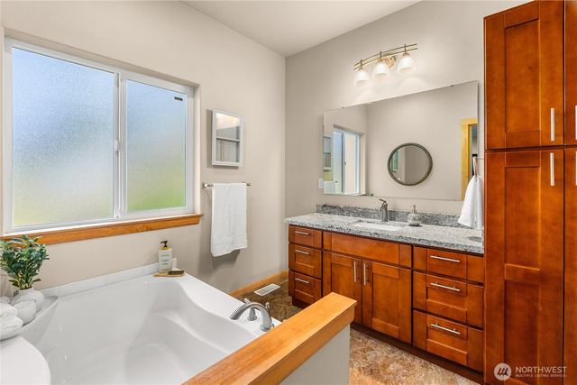 8522 Charmont Lane SW, Olympia, WA 98512