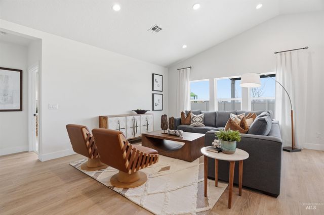 7632 E Dixon St, Nampa, ID 83687