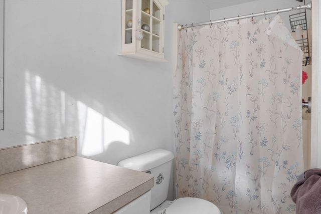 4 Mather Dr, Wareham, MA 02571