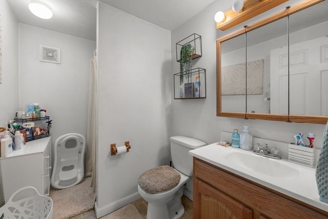 4 Mather Dr, Wareham, MA 02571