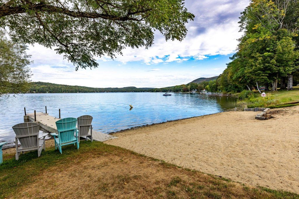 35 Landing Rd Unit 2, Enfield, NH 03748