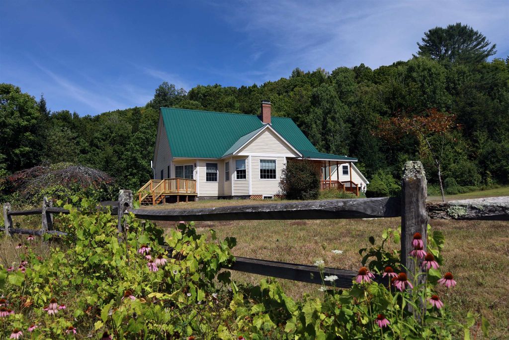 65 Ledgewood Drive, St. Johnsbury, VT 05819