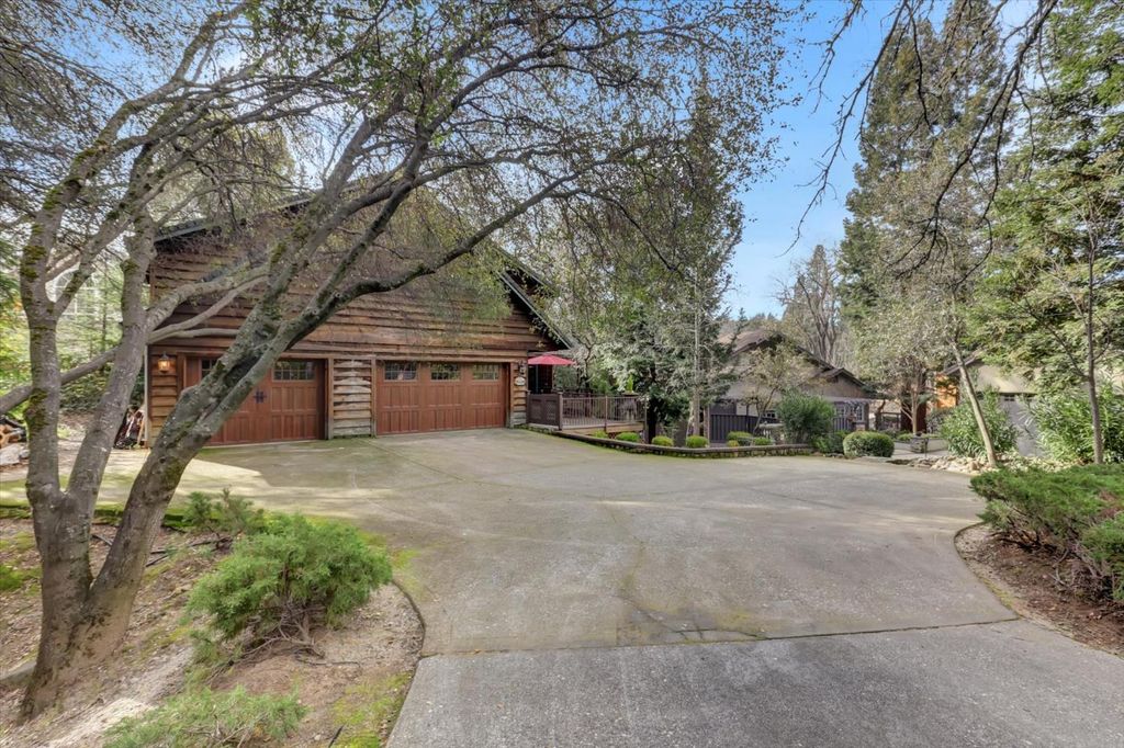 13558 Lake Wildwood Drive, Penn Valley, CA 95946