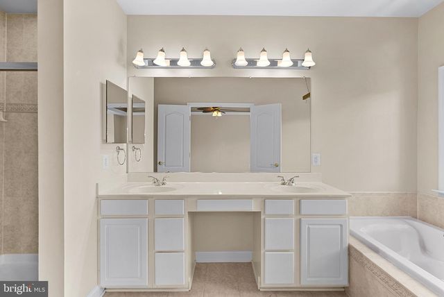43804 LEES MILL SQ, Leesburg, VA 20176