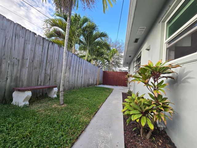 1021 SW 32nd Court 1-2, Fort Lauderdale, FL 33315