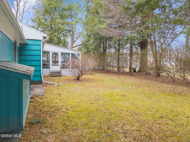 6 Springwood Drive, Saratoga Springs, NY 12866