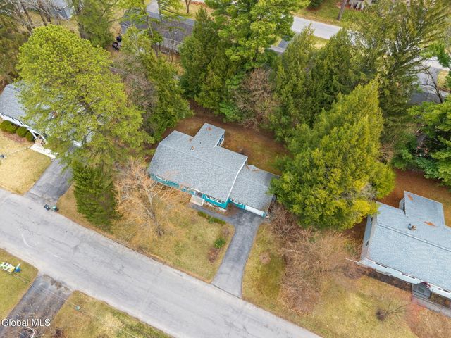 6 Springwood Drive, Saratoga Springs, NY 12866