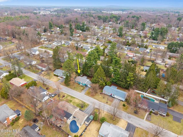 6 Springwood Drive, Saratoga Springs, NY 12866