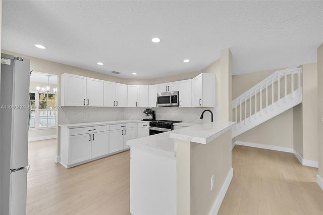 13377 NW 7th St, Plantation, FL 33325