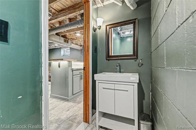 823 Mclean Avenue, Royal Oak, MI 48067