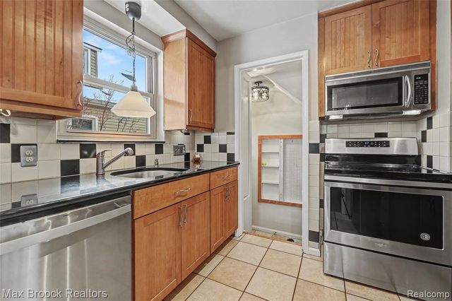 823 Mclean Avenue, Royal Oak, MI 48067