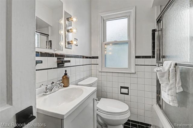 823 Mclean Avenue, Royal Oak, MI 48067