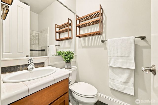 3039 92nd Place NE, Clyde Hill, WA 98004