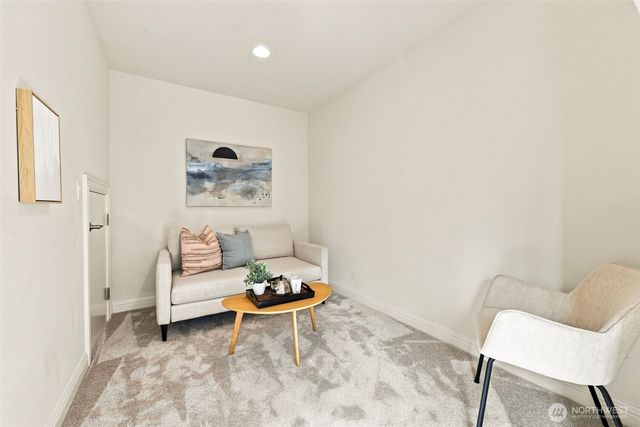 3039 92nd Place NE, Clyde Hill, WA 98004