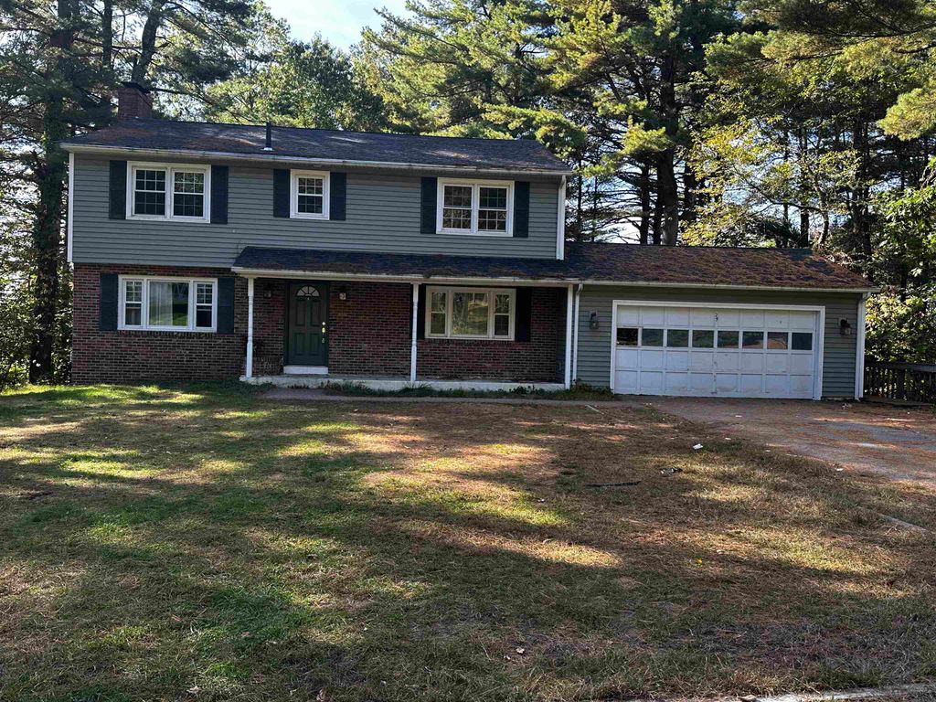 29 Dickens Street, Nashua, NH 03062