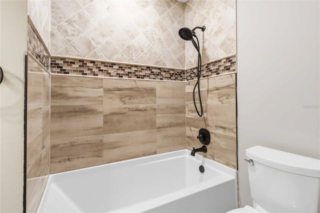 5304 ROSECREST CIRCLE, Tampa, FL 33617