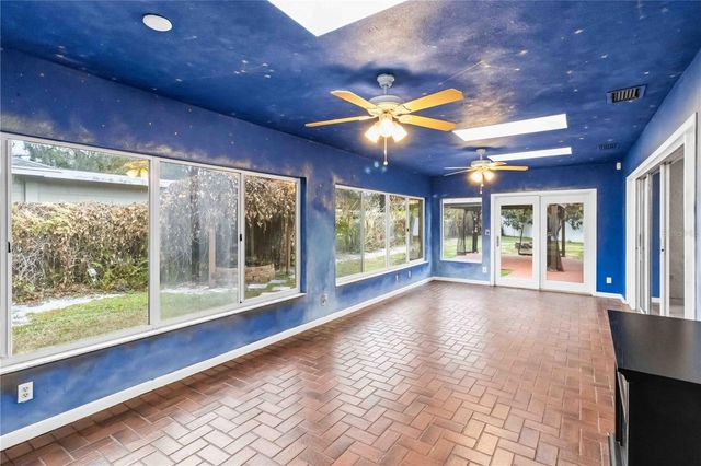 5304 ROSECREST CIRCLE, Tampa, FL 33617