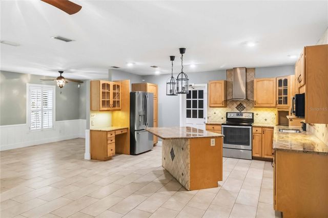 5304 ROSECREST CIRCLE, Tampa, FL 33617