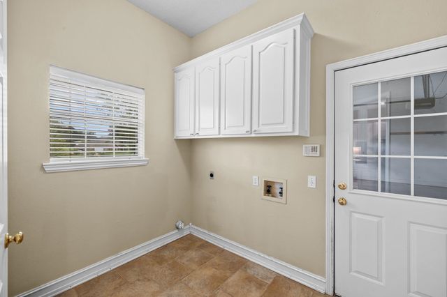 210 Lavender Ln, Longview, TX 75605