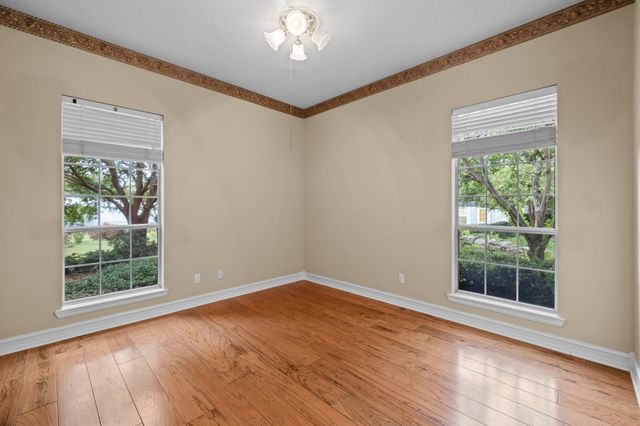 210 Lavender Ln, Longview, TX 75605