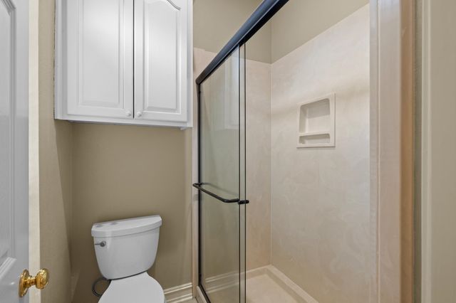 210 Lavender Ln, Longview, TX 75605