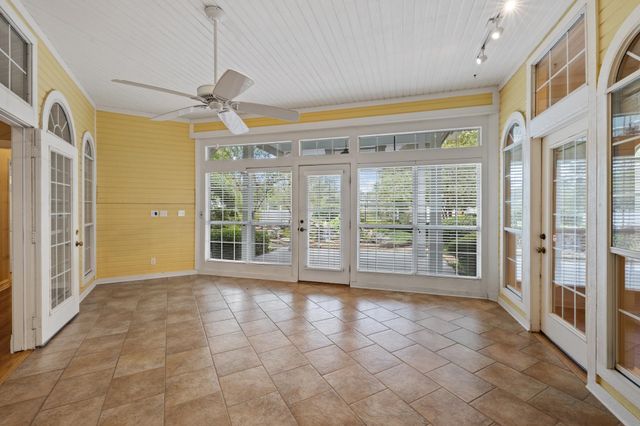 210 Lavender Ln, Longview, TX 75605